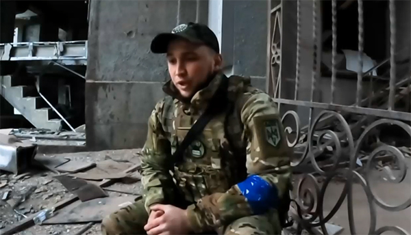 Главарь нацистов Харькова Сергей "Чили" Величко заявил, что издеваться над русскими пленными это не правильно