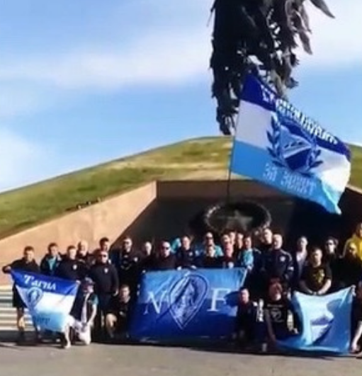 Фанаты «Зенита» перед выездом к «Спартаку» посетили Ржевский мемориал Советскому солдату