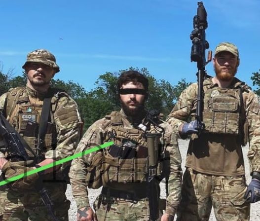 Попался... Интересно как скоро начнёт орать: "Ахмат сила!"?