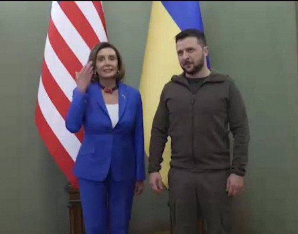 "Слава Ухани! Да здравствует Керенский!". Спикер Палаты представителей США Нэнси Пелоси приехала в Киев