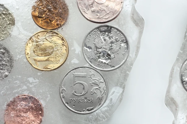 Дали сдачи, что мало не покажется: Как Россия отвечает Западу на заморозку резервов