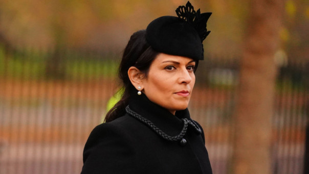 Украинские беженцы хотят подать в суд на главу британского МВД