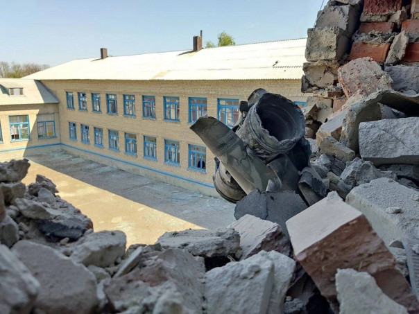 Донецкая школа, разбитая в 2014 году, снова была обстреляна ВСУ «Градами» | За сутки уничтожено более 100 националистов