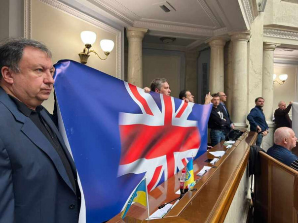 Если долго всматриваться в Украину, Украина начинает всматриваться в тебя