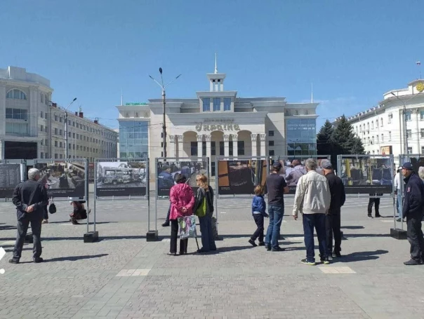 В Херсоне открылась выставка фотоснимков с воюющего Донбасса