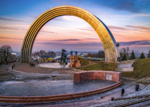 В Киеве переименовали арку Дружбы народов