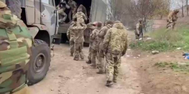 Источник: свыше 800 военных ВСУ сдались в плен в ЛНР за последние два дня