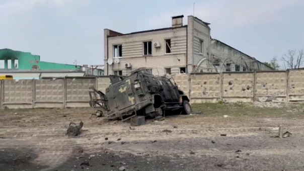 Пленных украинских солдат привлекли к сбору тел сослуживцев