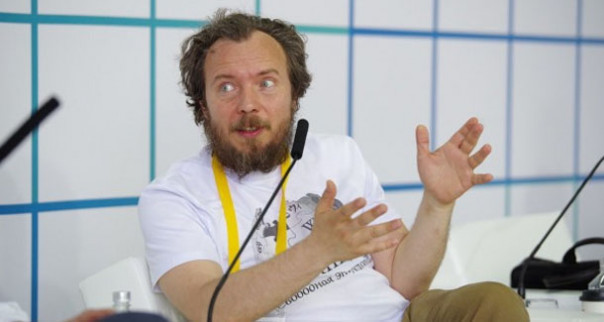 В Соединённые Штаты эмигрировал член СПЧ, завкафедрой журфака МГУ