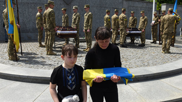 Зеленский: украинские войска ежедневно теряют 60–100 человек убитыми