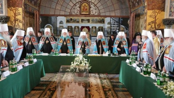 Собор Украинской православной церкви объявил о независимости