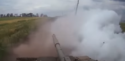 Т-90М "Прорыв-3": уничтожив бронетехнику ВСУ, под защитой аэрозольной завесы, ушёл с точки огня