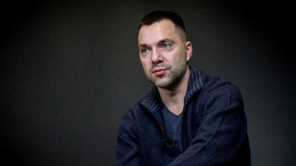 Арестовичу пора спуститься с небес на землю