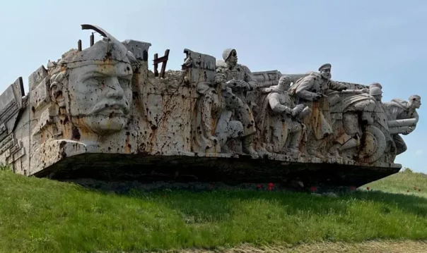 Мемориал на Саур-Могиле планируют восстановить к 31 августа