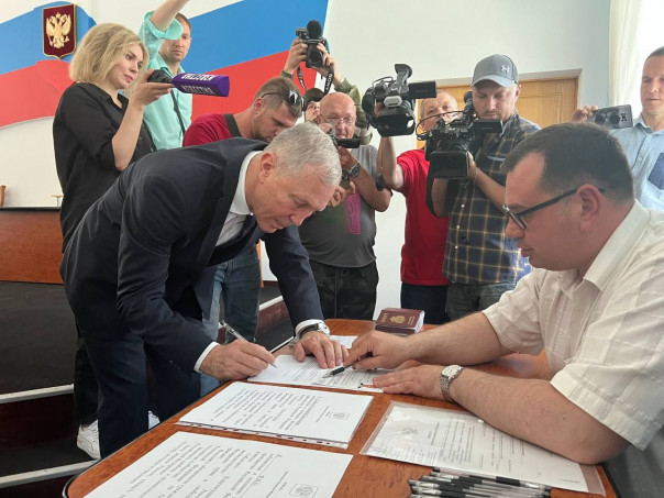 Сегодня в Херсоне были выданы первые российские паспорта