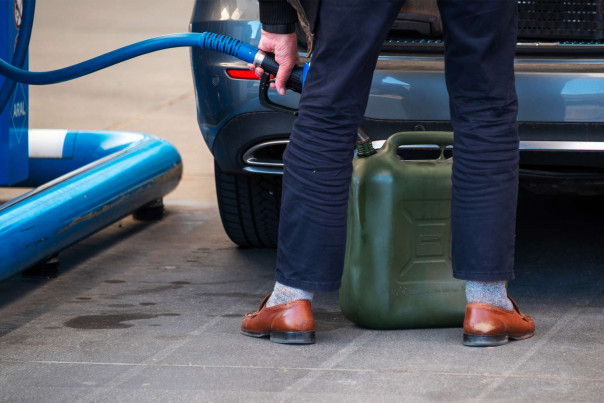 Британцы воруют бензин на фоне роста цен на топливо