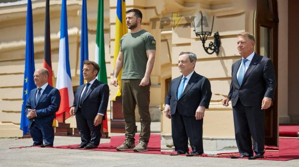 Макрон: Франция, ФРГ, Италия и Румыния за предоставление Украине статуса кандидата в ЕС