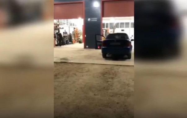 По шиномонтажу, в котором нашим военным отказали в ремонте колеса