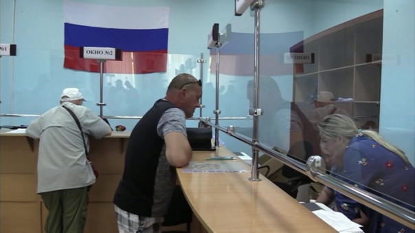 В Херсонской области бюджетники начинают получать зарплату в рублях