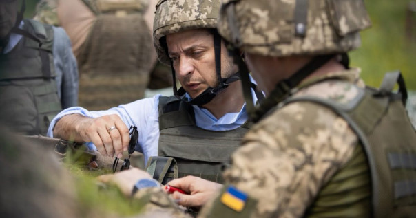 Зеленский захотел поставить под ружье студентов