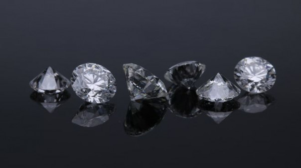 Камни по знакам зодиака: как выбрать украшение по дате рождения