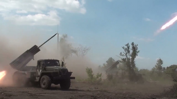 Работа артиллерии морской пехоты России по позициям ВСУ