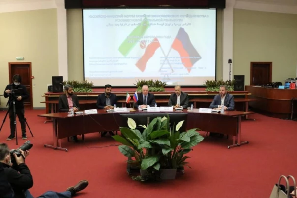 «Из варяг в персы»: Россия и Иран активизируют работу над альтернативой Суэцкому каналу