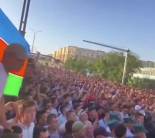 В Узбекистане начались масштабные протесты против изменений в Конституции.