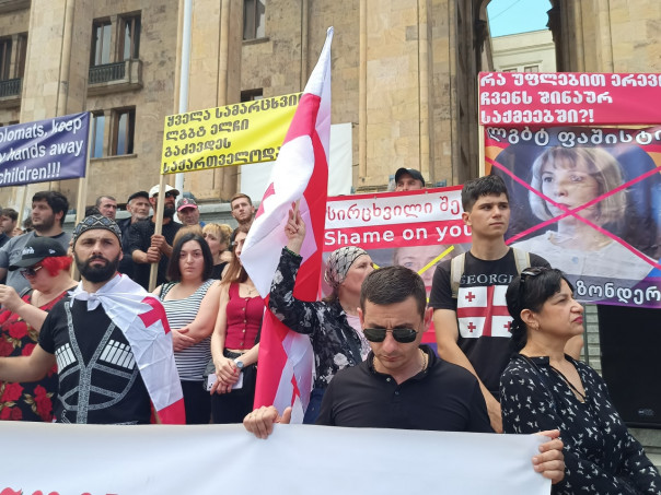 В Грузии высадился украинский гей-десант, но парад всё равно оказался сорван