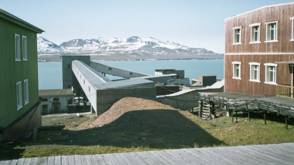 Норвегия пытается выдавить РФ с исконно русских поселений на Груманте. Анатолий Вассерман