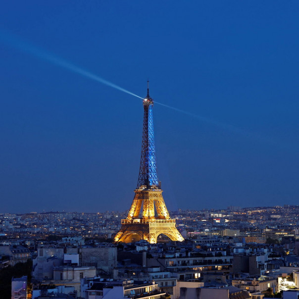 Коррозия европейского металла сожрала Эйфелеву башню