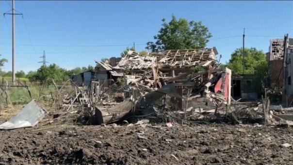 За несколько часов войска Украины выпустили 130 снарядов по городам ДНР, система ПВО сработала над Луганском, выпущено минимум шесть зенитных ракет