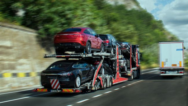 Берегись автомобиля: есть ли сейчас смысл в его покупке за рубежом?