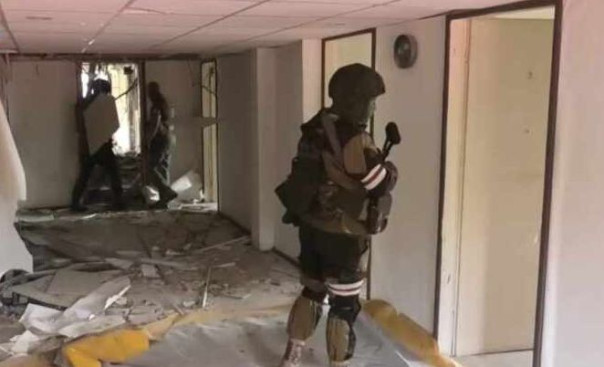 Под Лисичанском обнаружена тренировочная база украинских нацистов | Кадры из Углегорской ТЭС, перешедшей под контроль ЛНР