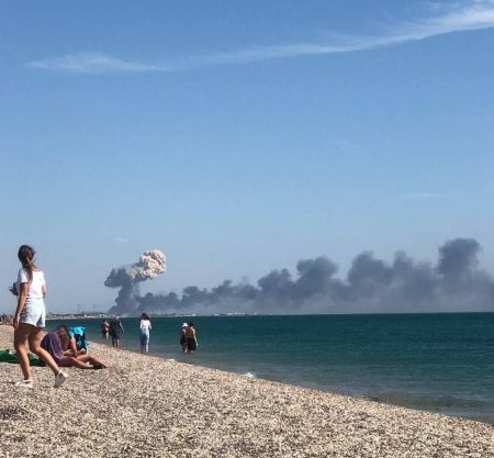В Крыму в районе военного аэродрома в Новофедоровке прогремели несколько взрывов