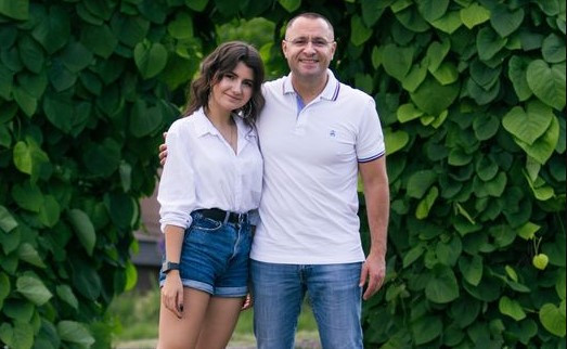 Посол Украины в Австралии объявил сбор средств на обучение дочери в университете Лондона