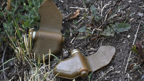 Укрофашисты выпустили по Донецку из «Урагана» три ракеты с минами «Лепесток» | Двое взрослых и подросток подорвались на минах