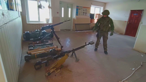 Российские военные показали трофеи с Изюмского направления