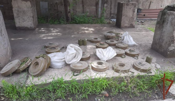 Росгвардейцы закончили разминирование комбината имени Ильича в Мариуполе