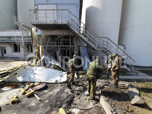 ВСУ накануне ударили по пивзаводу в Донецке 155-мм снарядом французской САУ CAESAR.