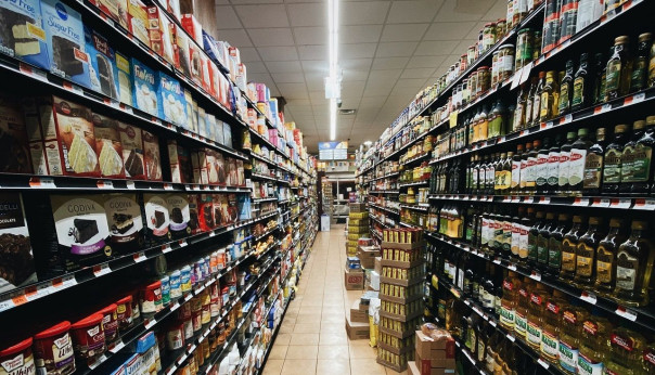 Французов удивили работающие кондиционеры и полные полки в магазинах России