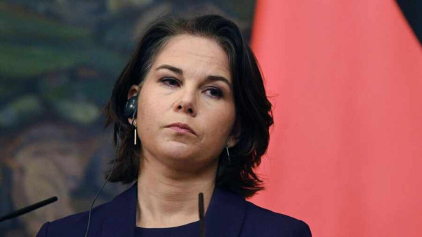 Бербок высмеяли и посоветовали эмигрировать