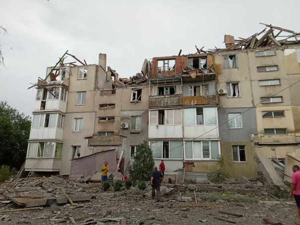 Укрофашисты уничтожили несколько пятиэтажек в Куйбышево в Запорожской области из РСЗО HIMARS, погибли пять человек, в том числе двое детей