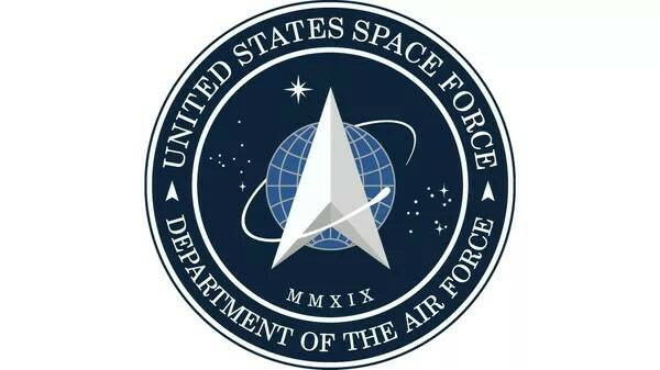 Пользователи соцсетей высмеяли гимн ВКС США "Всегда сверху"