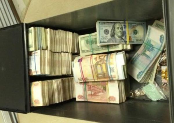Предательство на свои деньги? Владимир Скачко