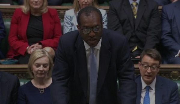 Фунт рухнул до исторического минимума. Биржевой коллапс развивается