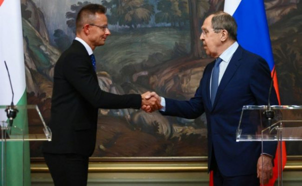 Венгры не поддерживают антироссийские санкции, показал опрос