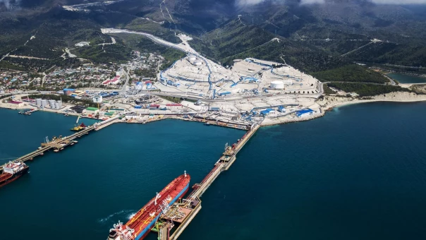 Страны G7 запретят страховать суда с российской нефтью дороже лимита цены