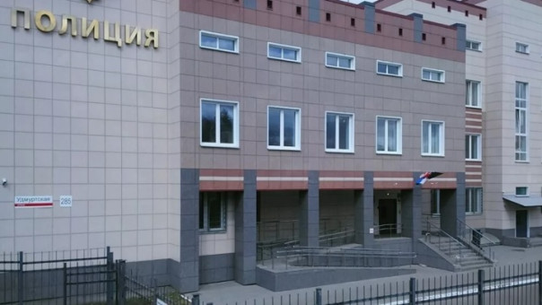 25-летний житель Ижевска поджег отдел полиции, а при задержании ранил двоих сотрудников