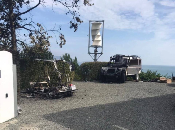 Неизвестные в Крыму сожгли автомобили телеведущего Дмитрия Киселева